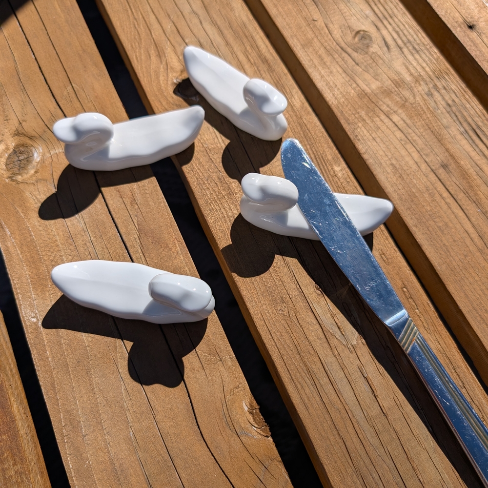 2/20$ Elegant White Ceramic Duck Knife Rests